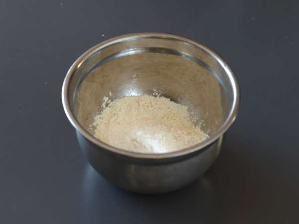 Şeker ilavesiz elmalı krep - Hazırlık adım 1