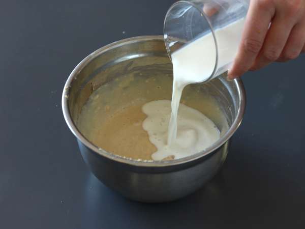 Şeker ilavesiz elmalı krep - Hazırlık adım 2