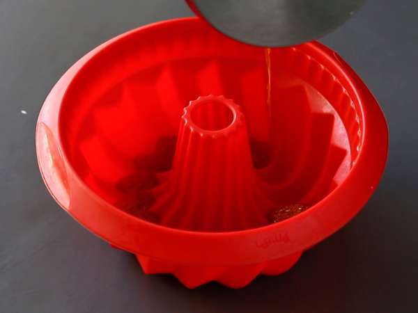 Choco flan, nemli çikolatalı kek ve vanilyalı karamelli flan'ın mükemmel birleşimi - Hazırlık adım 2