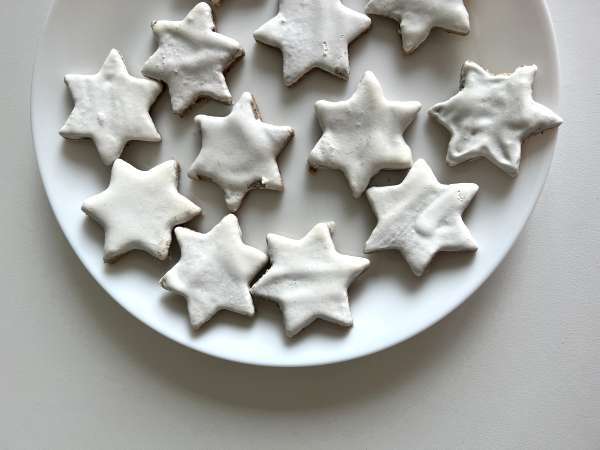 Tarçınlı yıldız bisküviler, bir Noel klasiği - Hazırlık adım 5
