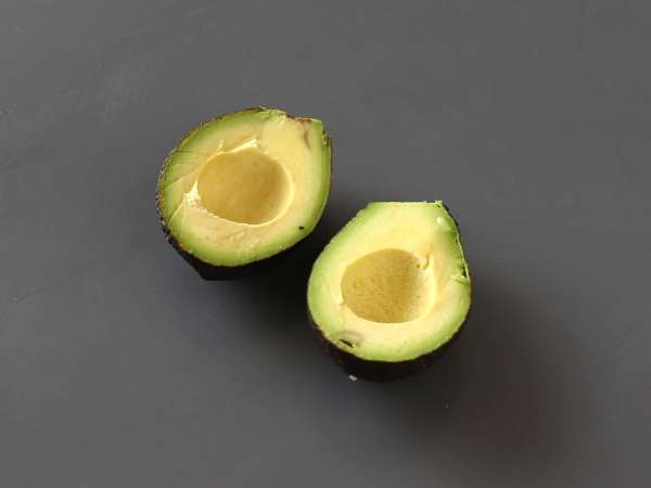 Patacones, guacamole ve domatesli Kolombiya muzlu tostu - Hazırlık adım 1