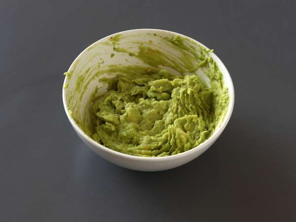 Patacones, guacamole ve domatesli Kolombiya muzlu tostu - Hazırlık adım 2