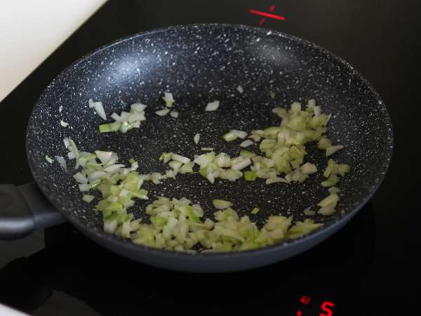 Patacones, guacamole ve domatesli Kolombiya muzlu tostu - Hazırlık adım 4