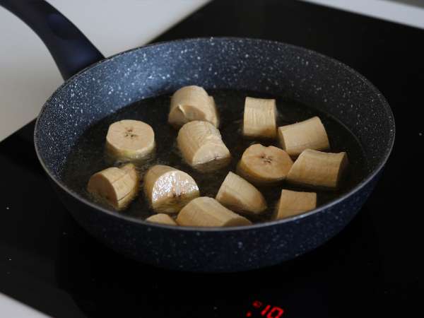 Patacones, guacamole ve domatesli Kolombiya muzlu tostu - Hazırlık adım 7
