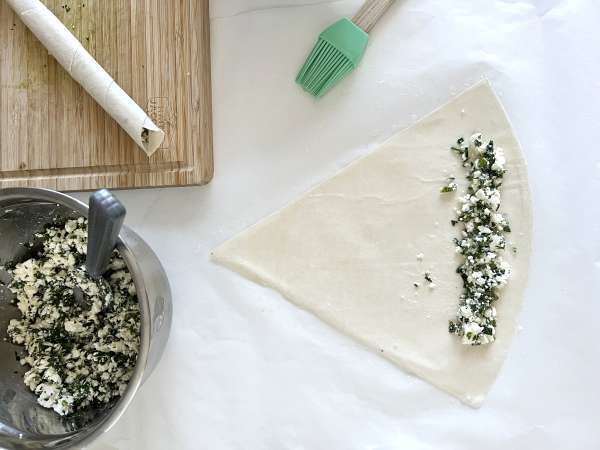 Beyaz peynirli ve maydanozlu börek - Hazırlık adım 2