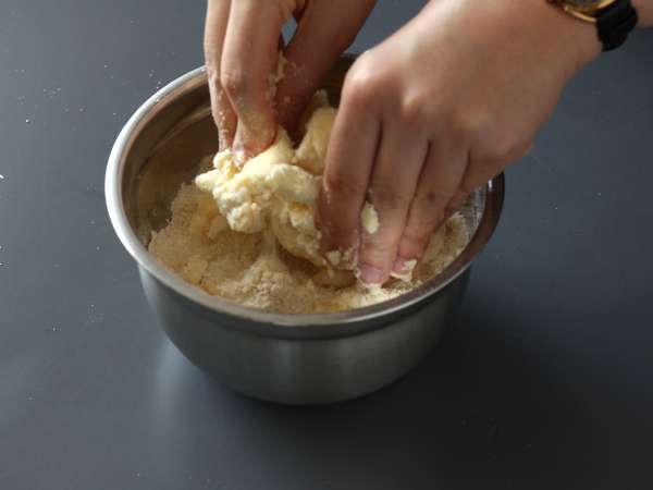 Ekspres kırmızı meyveli crumble tart - Hazırlık adım 2