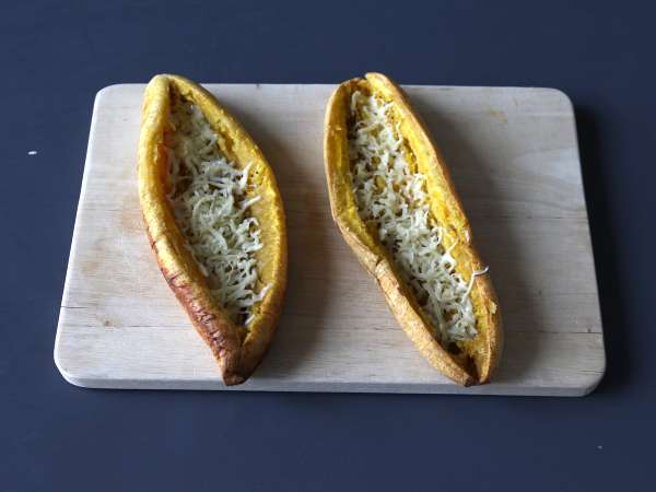 Rendelenmiş et ve rendelenmiş peynir ile doldurulmuş muz - Hazırlık adım 7