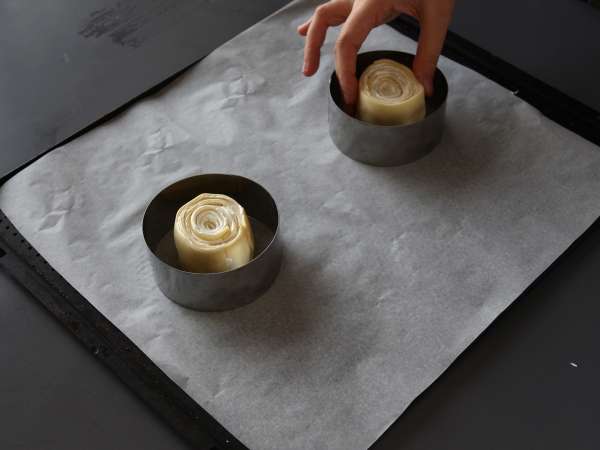 Pesto ve fromage frais ile 4 malzemeli kolay tuzlu New York rulosu - Hazırlık adım 4