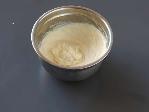 Sadece 4 malzeme ile ekonomik ricotta fondanlı kek - Hazırlık adım 1