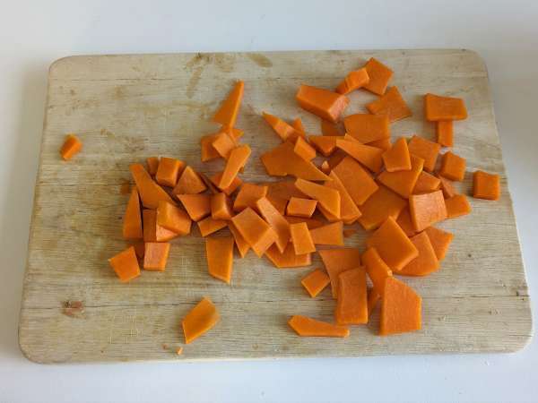 Balkabaklı ve sosisli makarna - Hazırlık adım 2