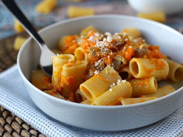 Balkabaklı ve sosisli makarna - Hazırlık adım 7