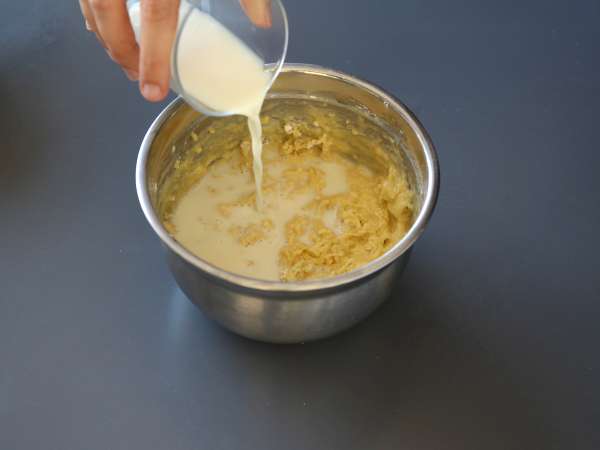 Somon füme, limonlu ve frenk soğanlı kek - Hazırlık adım 3