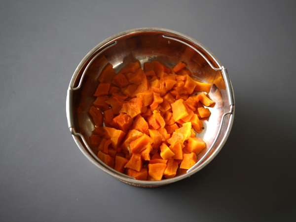 Basit ve etkili bir yemek için balkabaklı kiş - Hazırlık adım 2