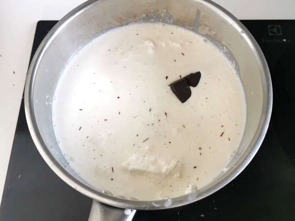 Sizi çocukluğunuza geri götürecek çikolatalı muhallebi - Hazırlık adım 2