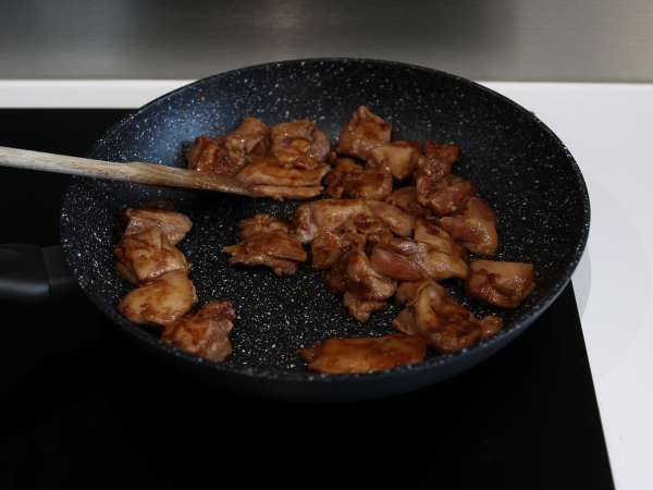 Teriyaki tavuk, tatlı ve tuzlu Japon sosuna bayılacaksınız! - Hazırlık adım 8