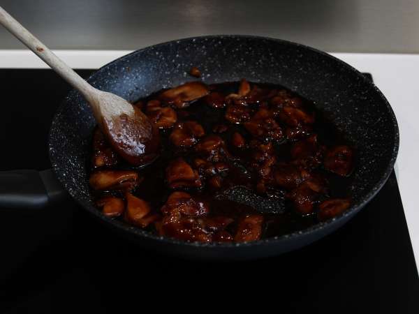 Teriyaki tavuk, tatlı ve tuzlu Japon sosuna bayılacaksınız! - Hazırlık adım 10