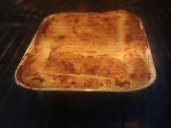 Ekstra eriyen ricotta ve ıspanaklı lazanya - Hazırlık adım 11