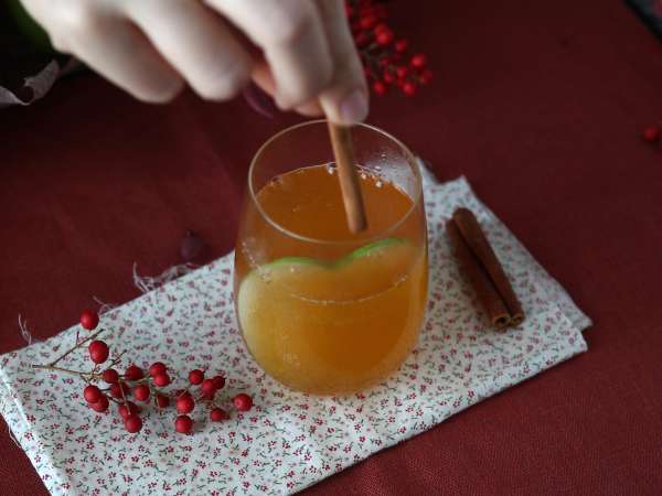 Balkabağı Spritz, balkabağı şuruplu baharatlı kokteyl! - Hazırlık adım 4