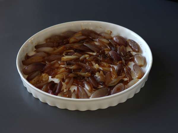 Arpacık soğanlı ve beyaz peynirli tarte tatin, karşı konulmaz tuzlu versiyon! - Hazırlık adım 4