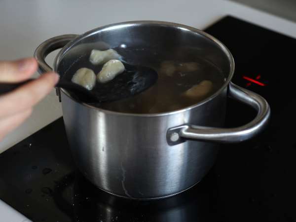Tavada Gnocchi alla Sorrentina: herkesin sevdiği hızlı ve soslu tarif! - Hazırlık adım 8