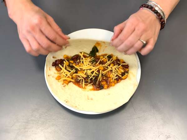 Vejetaryen enchiladas - Hazırlık adım 3