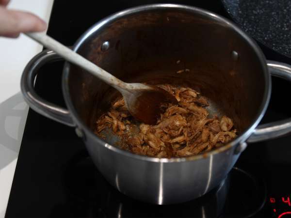 Amerikan tarzı ızgara peynirli maksi sandviç: tavuk, avokado, pastırma - Hazırlık adım 4