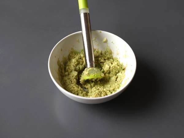 Amerikan tarzı ızgara peynirli maksi sandviç: tavuk, avokado, pastırma - Hazırlık adım 7