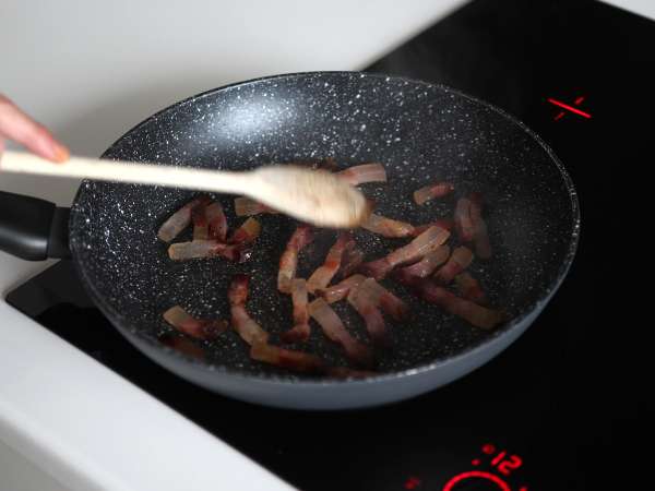 Spaghetti alla carbonara, gerçek İtalyan karbonhidrat tarifi! - Hazırlık adım 3