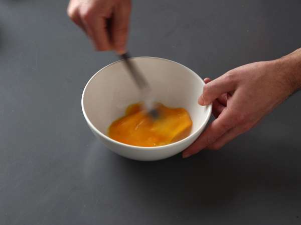 Spaghetti alla carbonara, gerçek İtalyan karbonhidrat tarifi! - Hazırlık adım 4