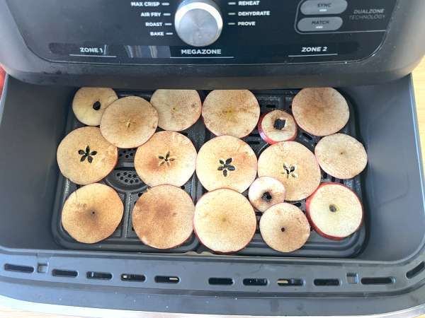 Air Fryer'da tarçınlı elma cipsi - Hazırlık adım 3