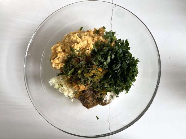 Kızartmadan çıtır çıtır sonuçlar için Hava Fritözünde Falafeller! - Hazırlık adım 2