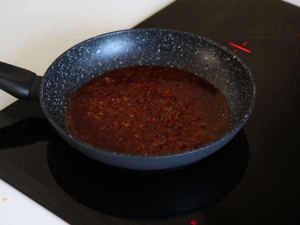 Baharatlı Kore sosunda brokoli ve karides - basit, dengeli ve baharatlı bir yemek - Hazırlık adım 3