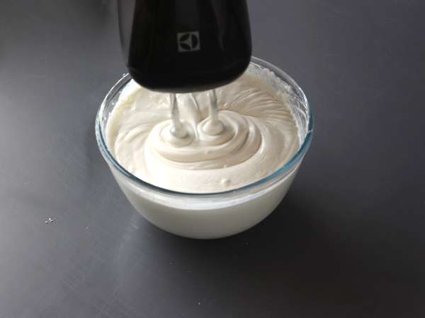 Raffaello ile Hindistan Cevizli Tiramisu - Hazırlık adım 2