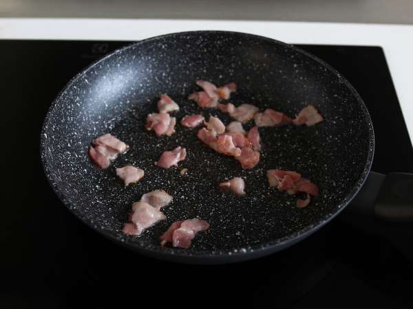 Buldak erişte carbonara lezzeti nasıl pişirilir? En iyi tarif! - Hazırlık adım 1