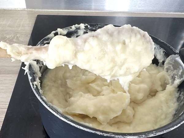 Kremalı ve kolay manyok püresi - Hazırlık adım 6