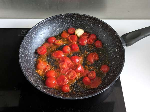 Deniz taraklı makarna, zarif bir deniz ürünleri ilk yemeği - Hazırlık adım 2