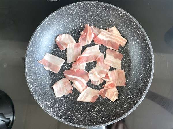 Kırmızı fasulye ve pastırmalı pilav: tipik bir Küba yemeği - Hazırlık adım 1