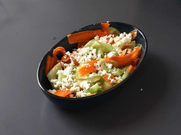 Yer fıstığı soslu sebzeli tagliatelle salatası - Hazırlık adım 6