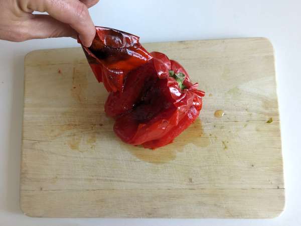 Fırınlanmış biberlerin kabuğu nasıl soyulur - Hazırlık adım 4