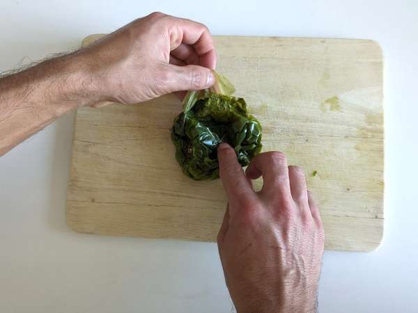 Mikrodalgada biberlerin kabukları nasıl soyulur - Hazırlık adım 4