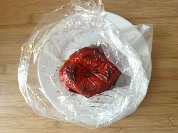 Fritözde közlenmiş biber salatası - Hazırlık adım 2