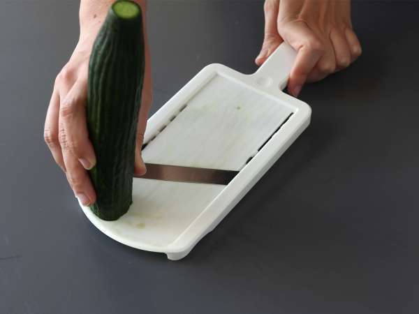 Japon salatalık turşusu salatası - Hazırlık adım 1