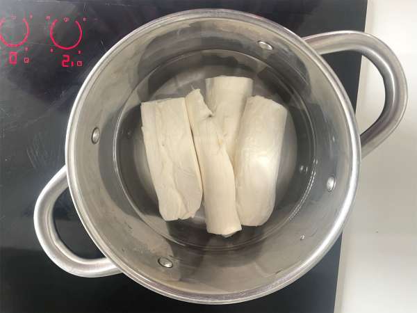 Havada kızartılmış manyok: çıtır çıtır ve sağlıklı bir atıştırmalık - Hazırlık adım 2