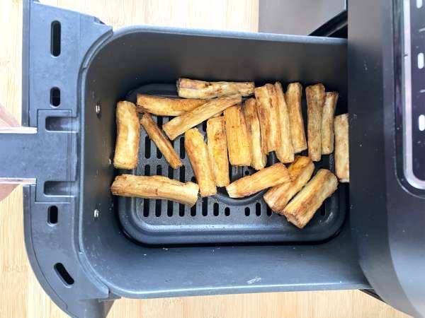 Havada kızartılmış manyok: çıtır çıtır ve sağlıklı bir atıştırmalık - Hazırlık adım 5