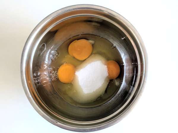 Air Fryer ile kayısılı clafoutis - Hazırlık adım 1