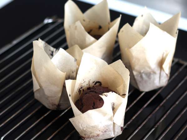 En iyi çikolatalı kekler: kocaman ve nemli - Hazırlık adım 10