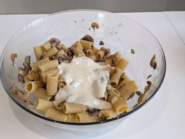 Pasta al forno ai funghi: Sonbahar için mükemmel kremalı ve lifli tarif - Hazırlık adım 7