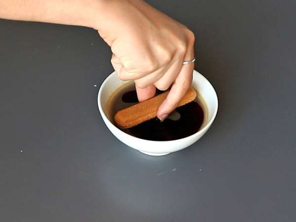 Kahve severler için kalıpsız Tiramisu şekilli kütük - Hazırlık adım 2