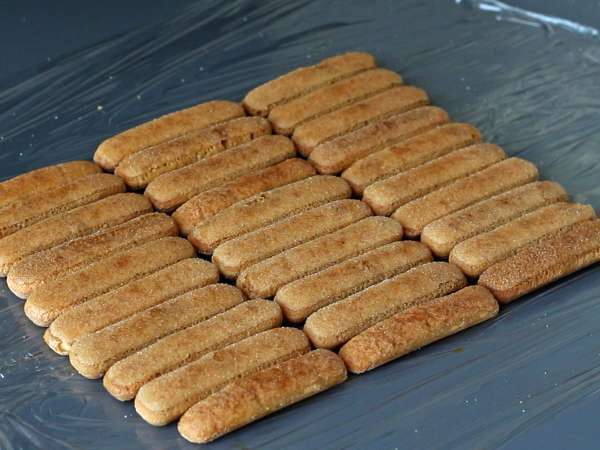 Kahve severler için kalıpsız Tiramisu şekilli kütük - Hazırlık adım 3