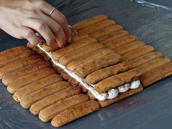 Kahve severler için kalıpsız Tiramisu şekilli kütük - Hazırlık adım 6